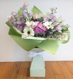 5. Luxury Hand tied Bouquet