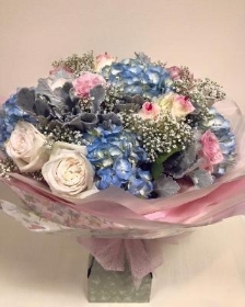 5. Luxury Hand tied Bouquet